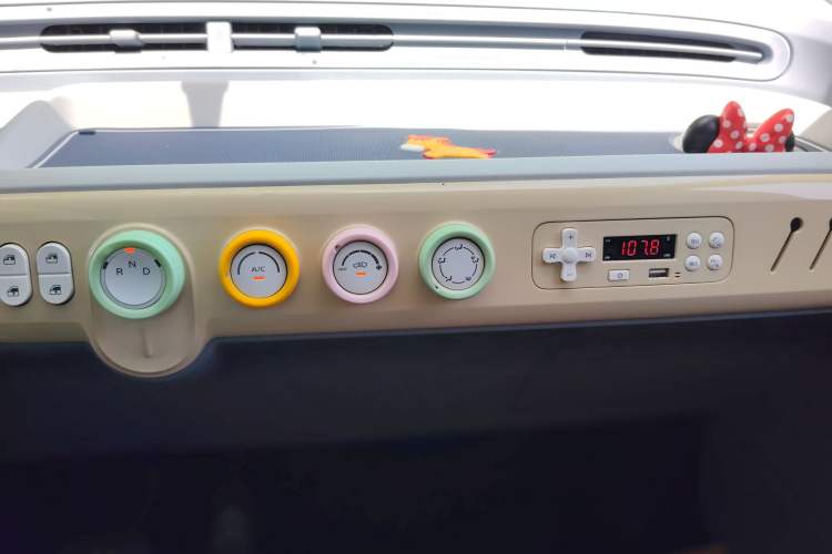 Used Bestune Pony 2025 222km Range Agile Horse Audio And AC Panel