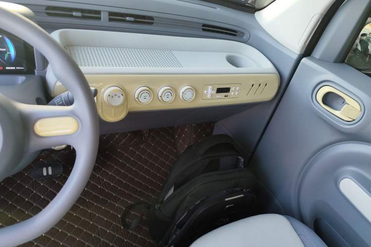 Used Bestune Pony 2025 222km Range Agile Horse Audio And AC Panel