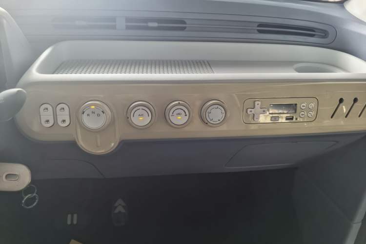 Used Bestune Pony 2025 222km Range Agile Horse Audio And AC Panel