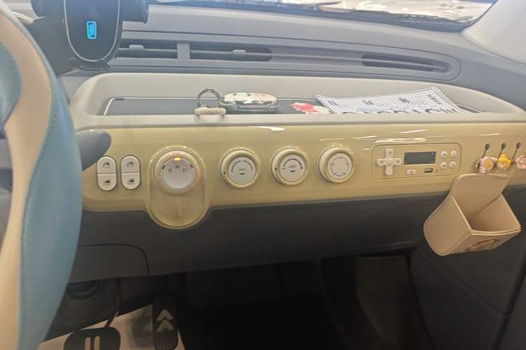 Used Bestune Pony 2025 222km Range Agile Horse Audio And AC Panel