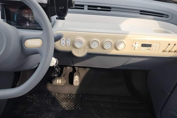 Used Bestune Pony 2025 222km Clever Horse Audio And AC Panel