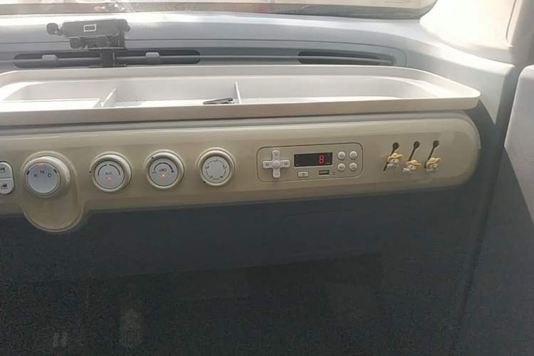 Used Bestune Pony 2025 222km Range Agile Horse Audio And AC Panel