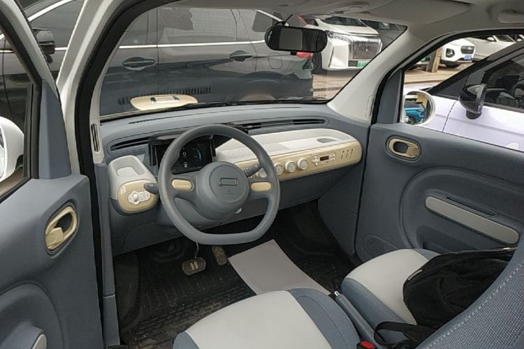 Used Bestune Pony 2025 222km Range Linglong Horse Center Console