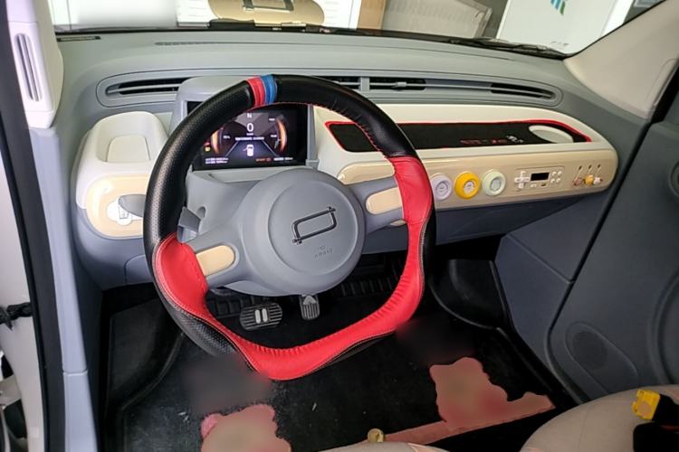Used Bestune Pony 2025 222km Range Elegant Horse Center Console