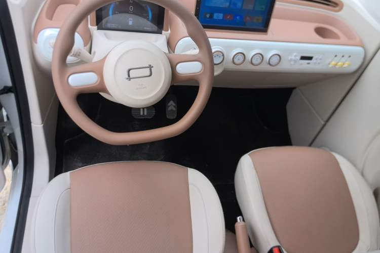 Used Bestune Pony 2025 222km Range Linglong Horse Center Console