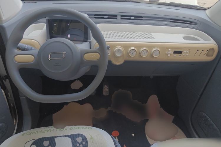 Used Bestune Pony 2025 222km Range Linglong Horse Center Console