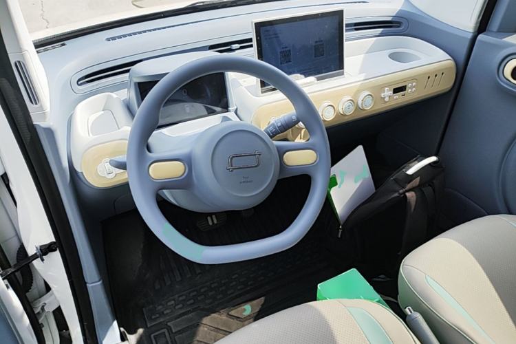 Used Bestune Pony 2025 222km Range Linglong Horse Center Console