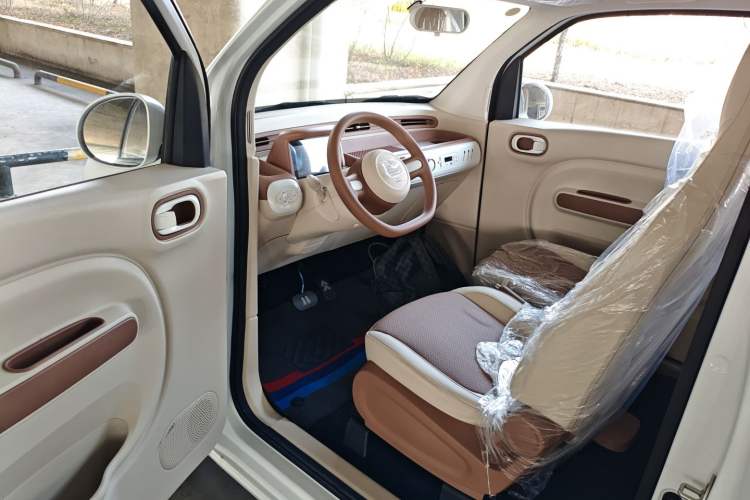 Used Bestune Pony 2025 222km Range Agile Horse Driver Seat