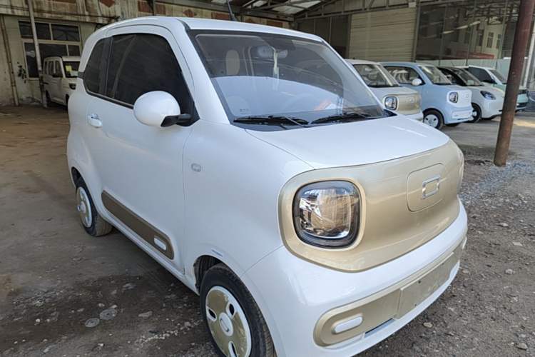 Used Bestune Pony 2025 222km Lightning Horse Front Right 45 Deg
