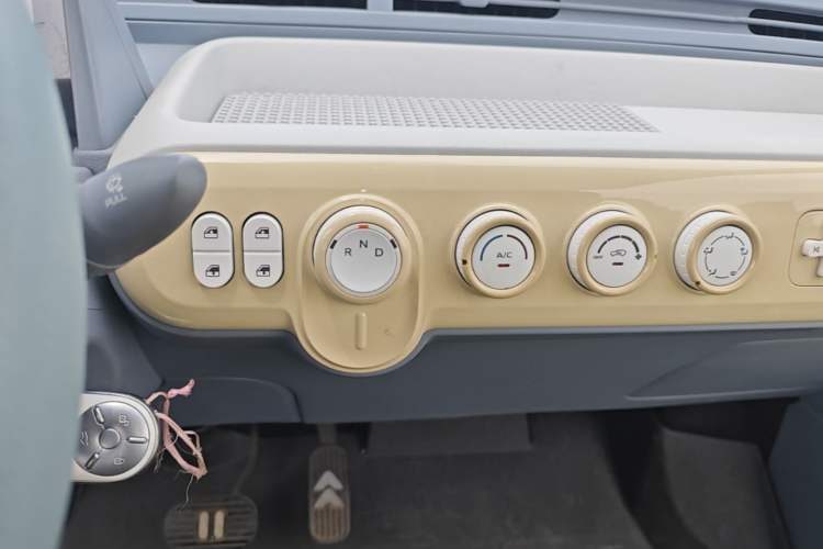 Used Bestune Pony 2025 222km Range Agile Horse Gear Lever