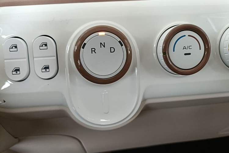 Used Bestune Pony 2025 222km Range Agile Horse Gear Lever