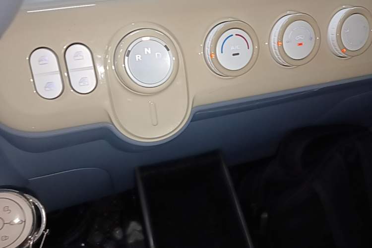 Used Bestune Pony 2025 222km Range Agile Horse Gear Lever