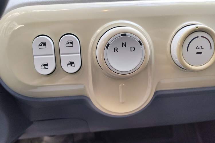 Used Bestune Pony 2025 222km Range Agile Horse Gear Lever