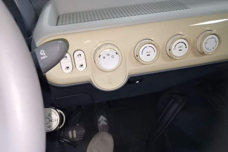 Used Bestune Pony 2025 222km Range Agile Horse Gear Lever
