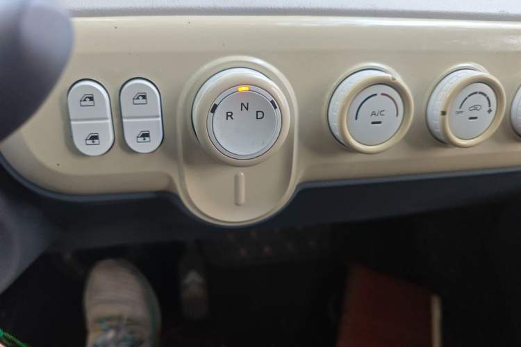 Used Bestune Pony 2025 222km Range Agile Horse Gear Lever