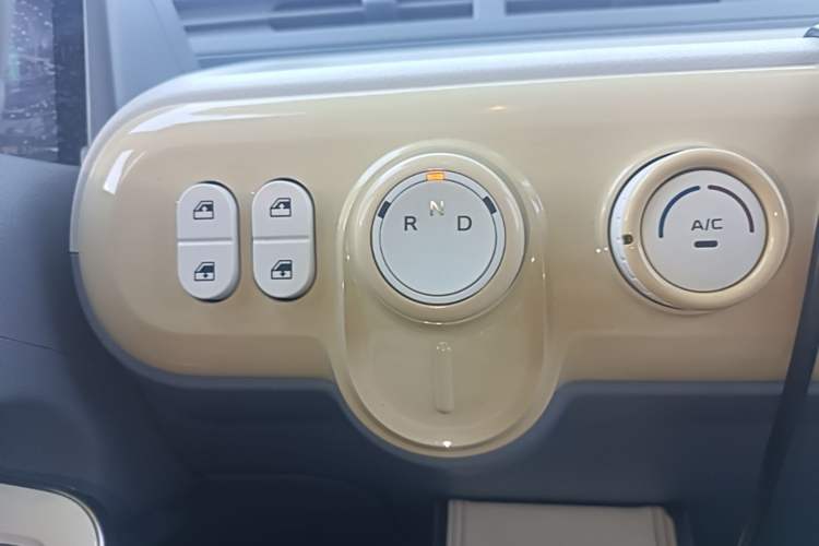 Used Bestune Pony 2025 222km Lightning Horse Gear Lever