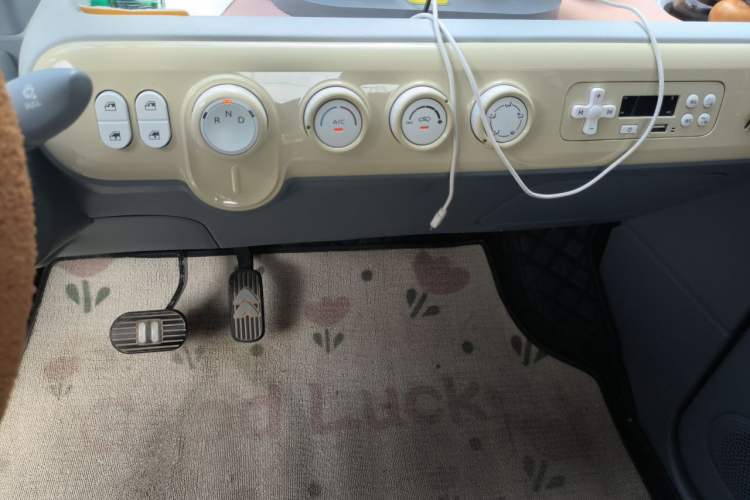 Used Bestune Pony 2025 222km Lightning Horse Gear Lever