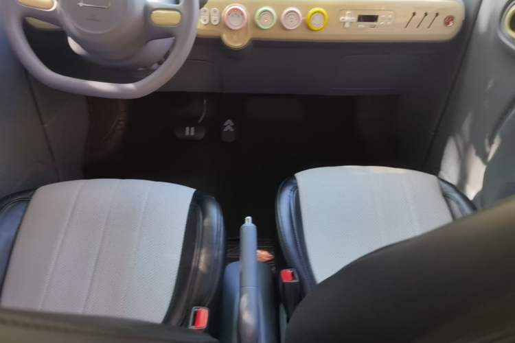 Used Bestune Pony 2025 222km Range Agile Horse Gear Lever