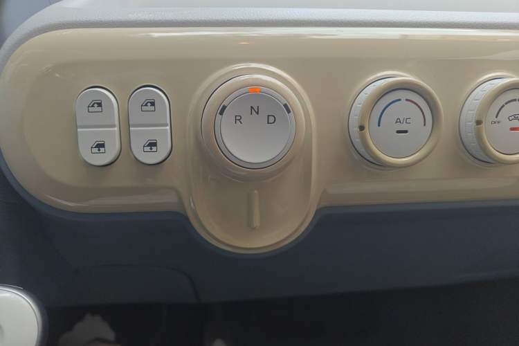 Used Bestune Pony 2025 222km Range Linglong Horse Gear Lever