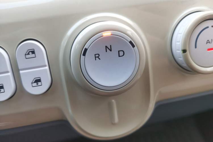 Used Bestune Pony 2025 222km Range Agile Horse Gear Lever