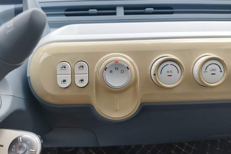 Used Bestune Pony 2025 222km Range Agile Horse Gear Lever