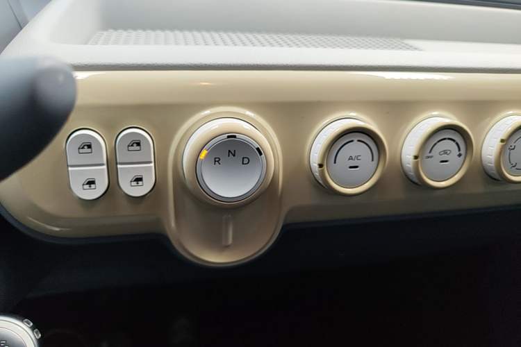 Used Bestune Pony 2025 222km Range Agile Horse Gear Lever