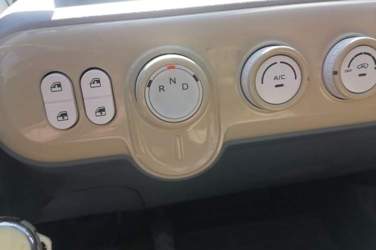 Used Bestune Pony 2025 222km Range Agile Horse Gear Lever
