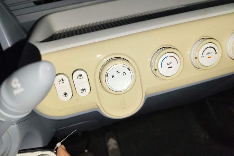 Used Bestune Pony 2025 222km Range Agile Horse Gear Lever