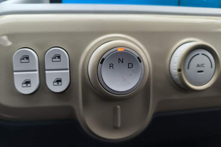Used Bestune Pony 2025 222km Range Agile Horse Gear Lever
