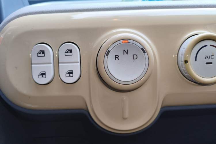 Used Bestune Pony 2025 222km Range Agile Horse Gear Lever