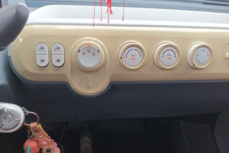 Used Bestune Pony 2025 222km Range Elegant Horse Gear Lever