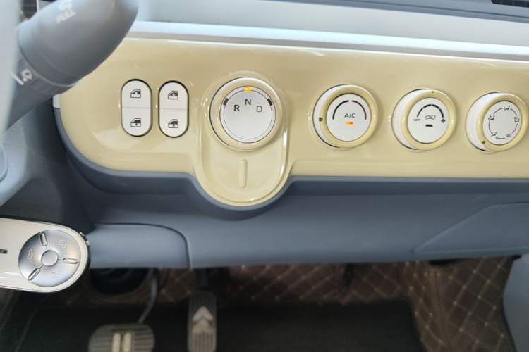 Used Bestune Pony 2025 222km Range Agile Horse Gear Lever