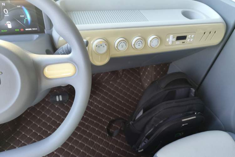 Used Bestune Pony 2025 222km Range Agile Horse Gear Lever