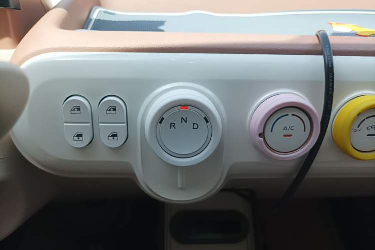 Used Bestune Pony 2025 222km Range Elegant Horse Gear Lever