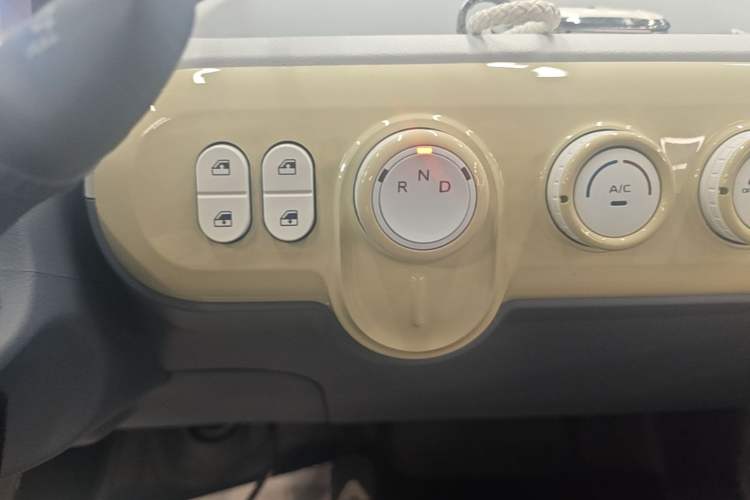Used Bestune Pony 2025 222km Range Agile Horse Gear Lever