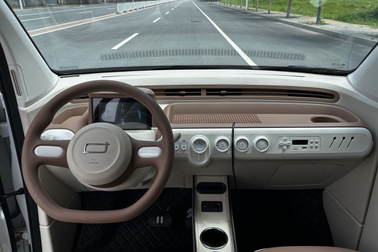 Used Bestune Pony 2025 222km Lightning Horse Interior 2