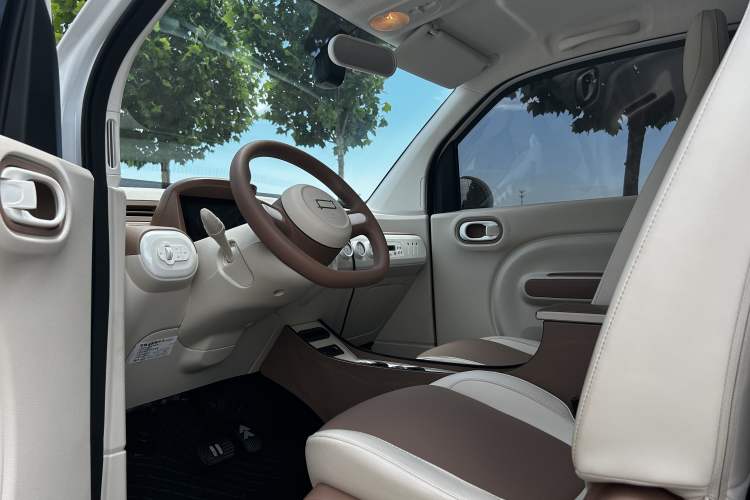 Used Bestune Pony 2025 222km Lightning Horse Interior 3
