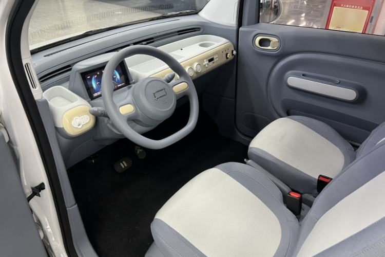 Used Bestune Pony 2025 222km Lightning Horse Interior 3
