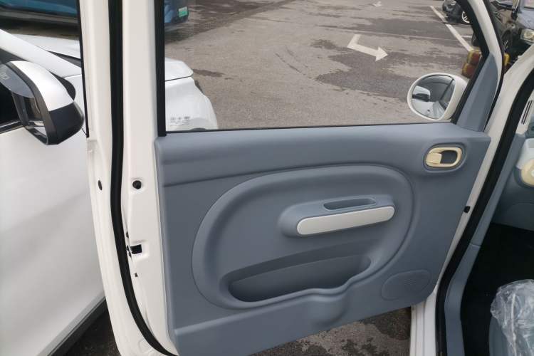 Used Bestune Pony 2025 222km Lightning Horse Interior 4