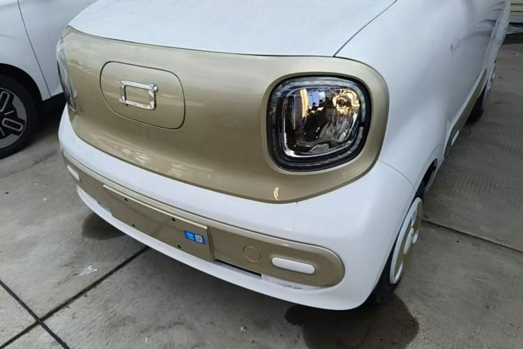 Used Bestune Pony 2025 222km Range Agile Horse Left Front Headlight