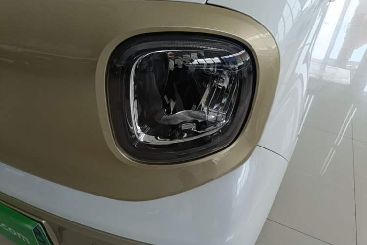 Used Bestune Pony 2025 222km Range Agile Horse Left Front Headlight