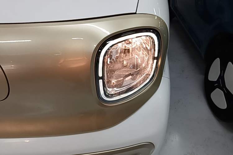 Used Bestune Pony 2025 222km Range Agile Horse Left Front Headlight