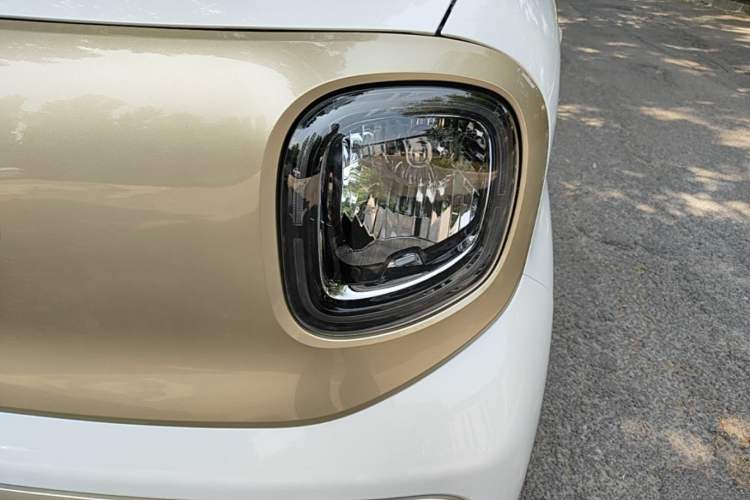 Used Bestune Pony 2025 222km Range Agile Horse Left Front Headlight