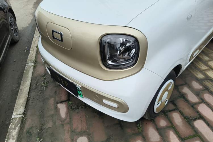 Used Bestune Pony 2025 222km Range Agile Horse Left Front Headlight
