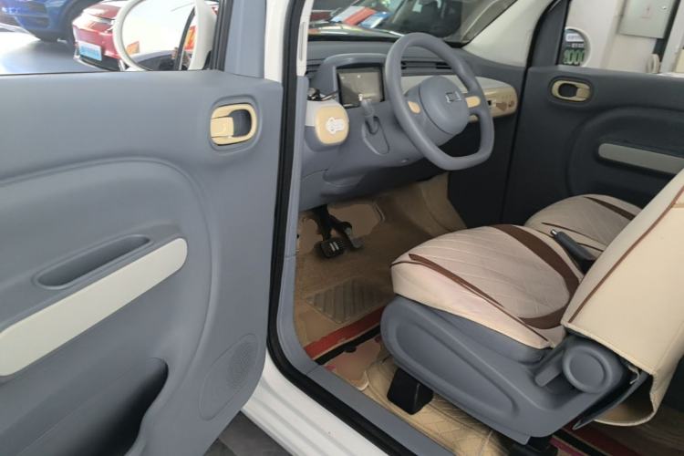 Used Bestune Pony 2025 222km Range Linglong Horse Left Front Seat