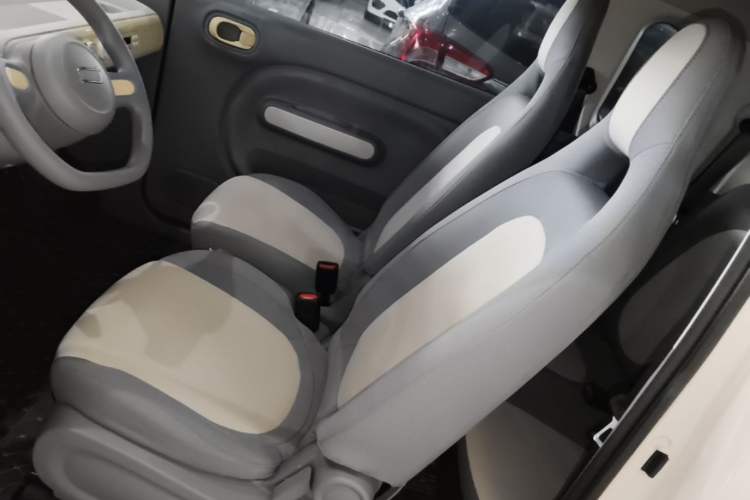 Used Bestune Pony 2025 222km Range Agile Horse Left Front Seat