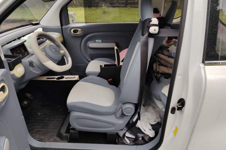 Used Bestune Pony 2025 222km Range Agile Horse Left Front Seat