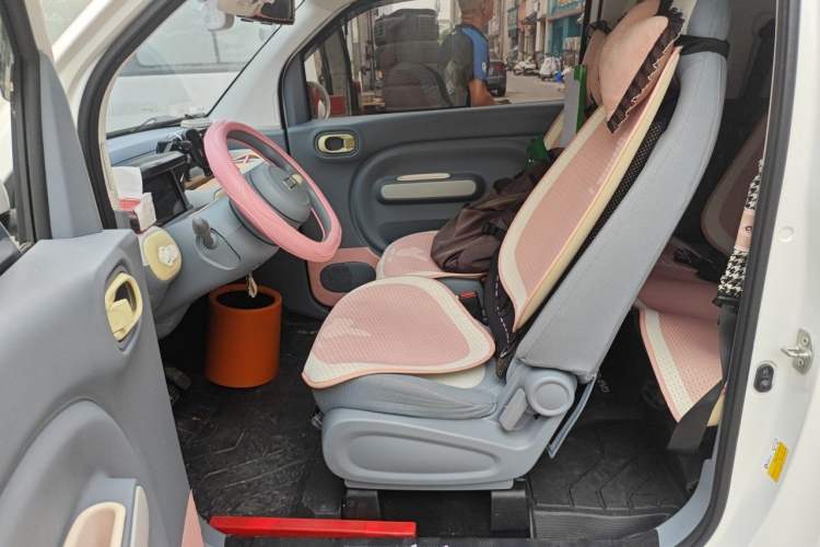 Used Bestune Pony 2025 222km Range Agile Horse Left Front Seat