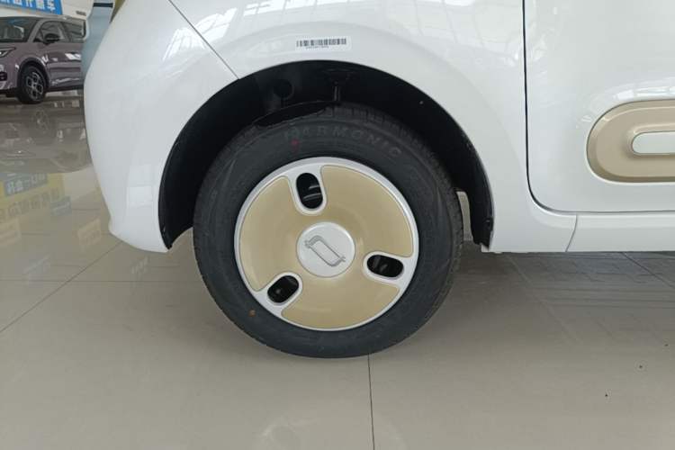 Used Bestune Pony 2025 222km Range Agile Horse Left Front Wheel Hub