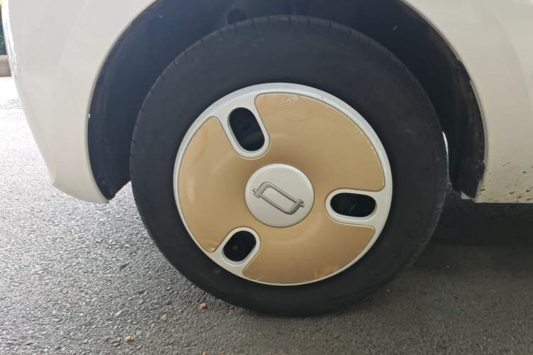 Used Bestune Pony 2025 222km Clever Horse Left Front Wheel Hub